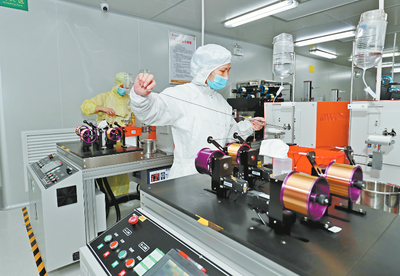 新材料技術(shù)研發(fā) 閩西日報推動產(chǎn)業(yè)升級的科技引擎